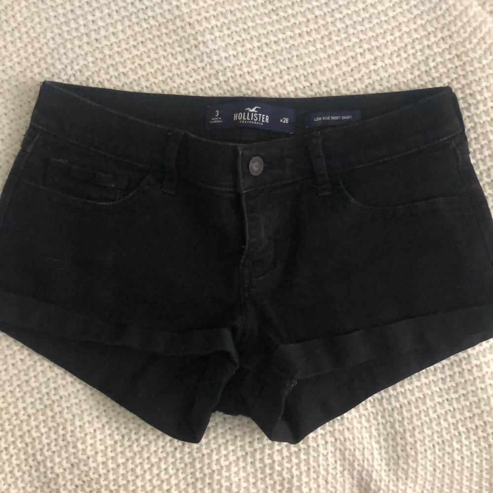 Low rise black shorts